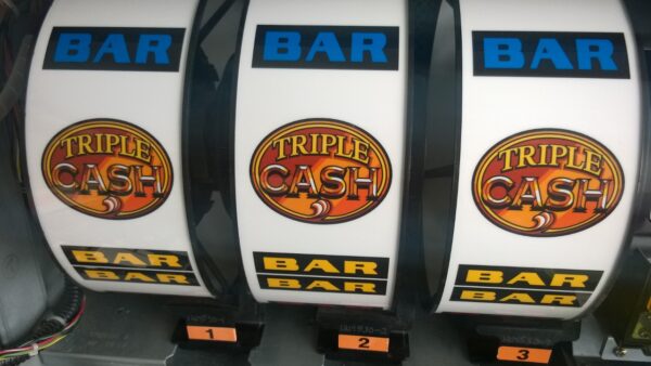 Triple Cash Slot Machines